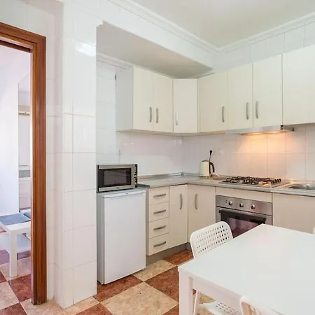 Apartment With Work/study Close To Old Town