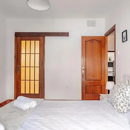 With Work/study Close To Old Town Apartment