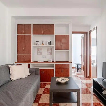 With Work/study Close To Old Town Apartment